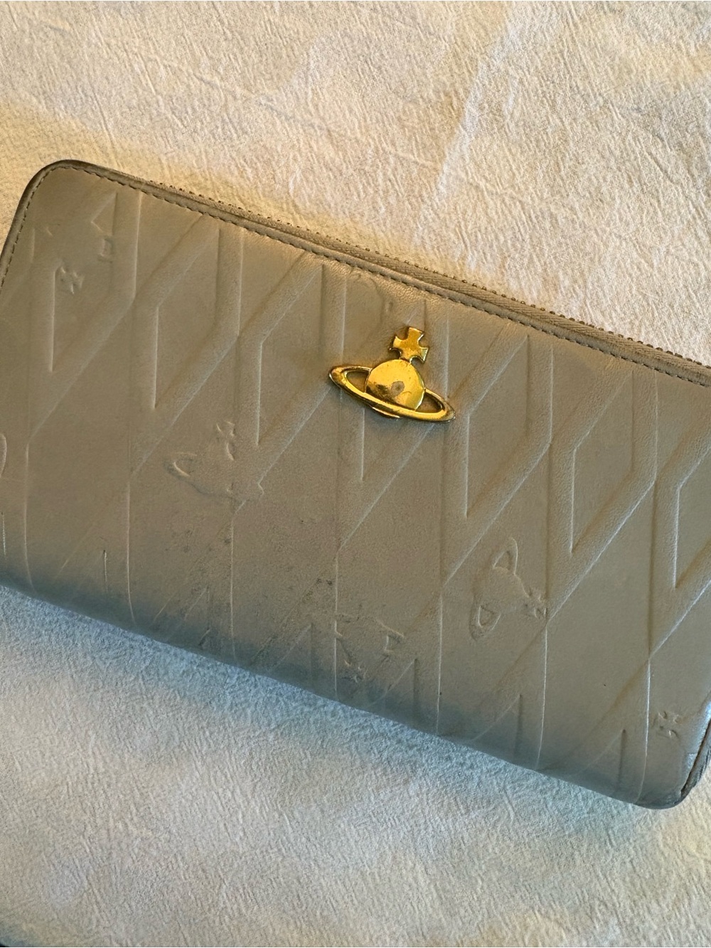 VIVIENNE WESTWOOD Diamond Embossed Long Zip Wallet